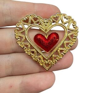 Vintage Jewelry Heart brooch with dangling charm pin